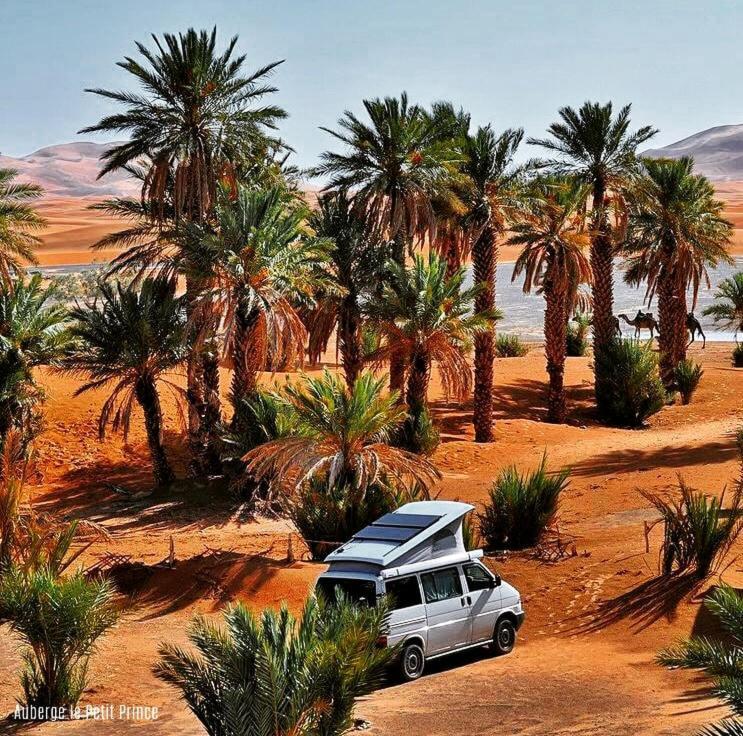 Hotel Riad Le Petit Prince メルズーガ エクステリア 写真